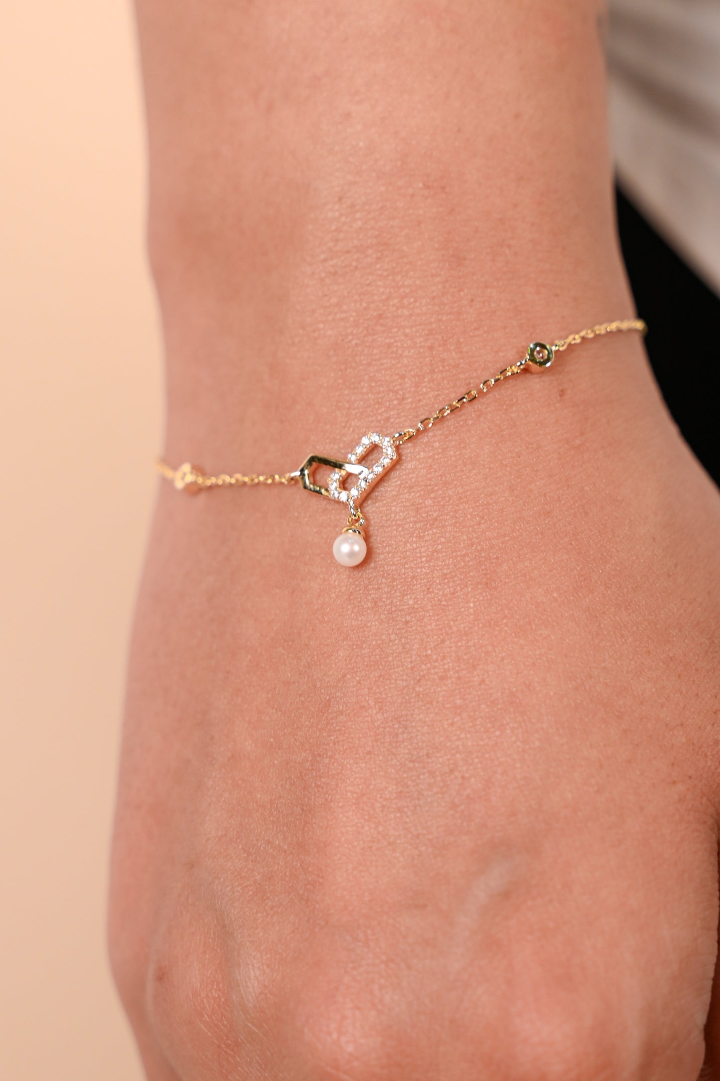Linked Pearl Drop Bracelet
