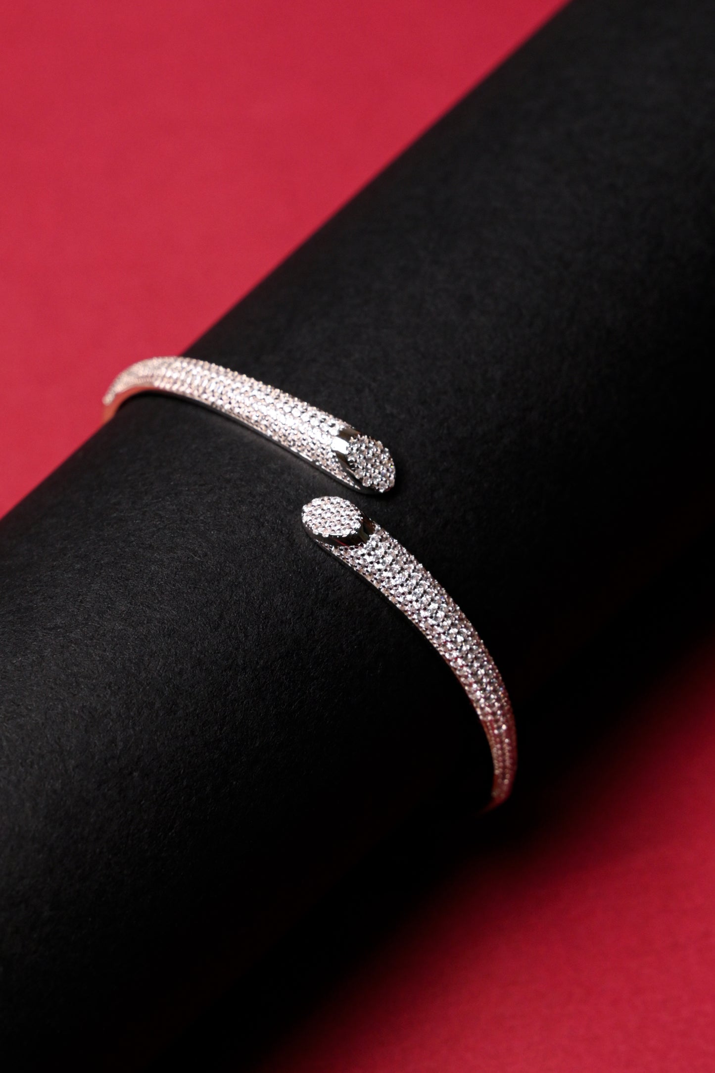 Serpentine Lumière Cuff