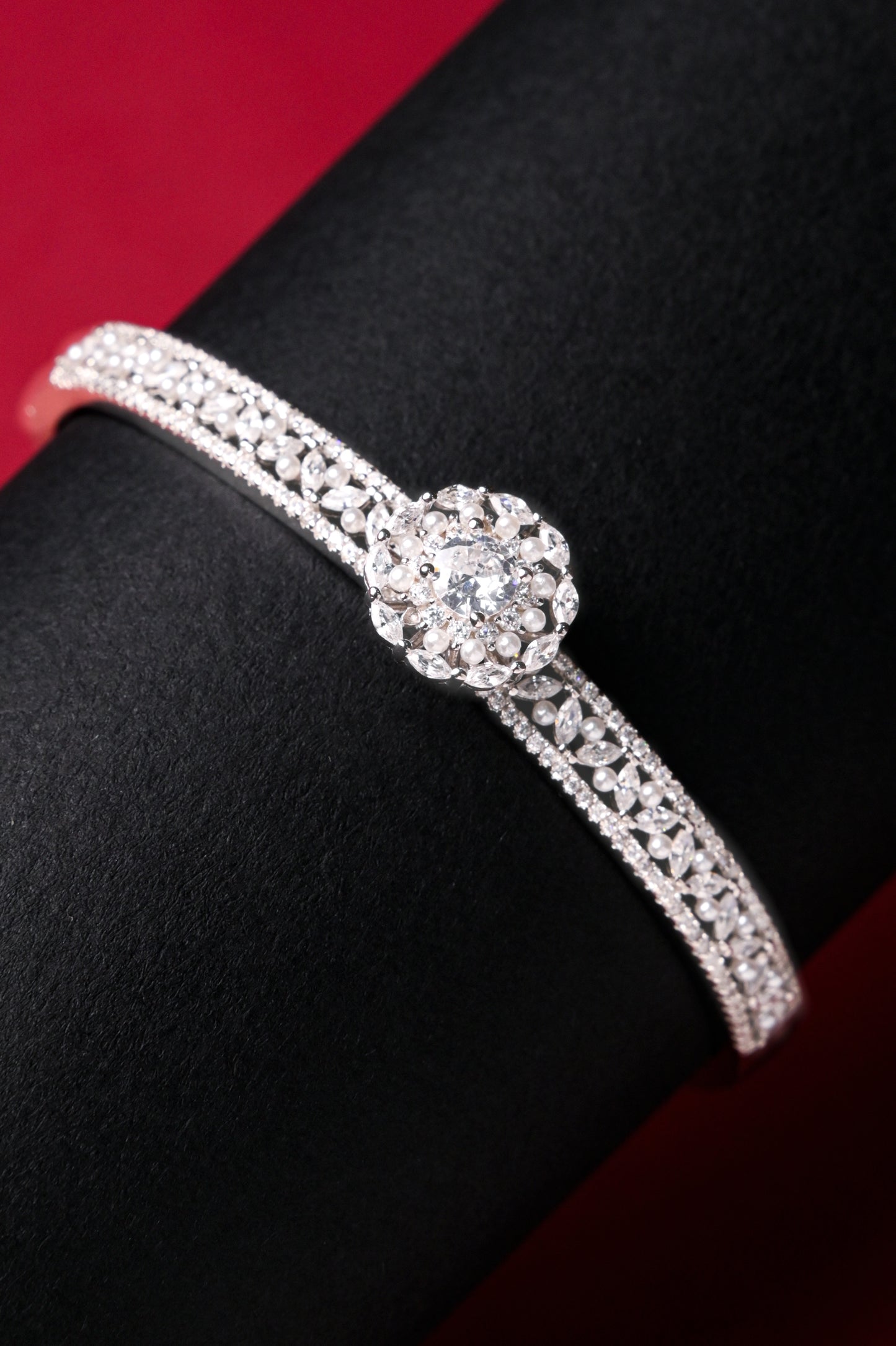 Solara Halo Pavé Bracelet