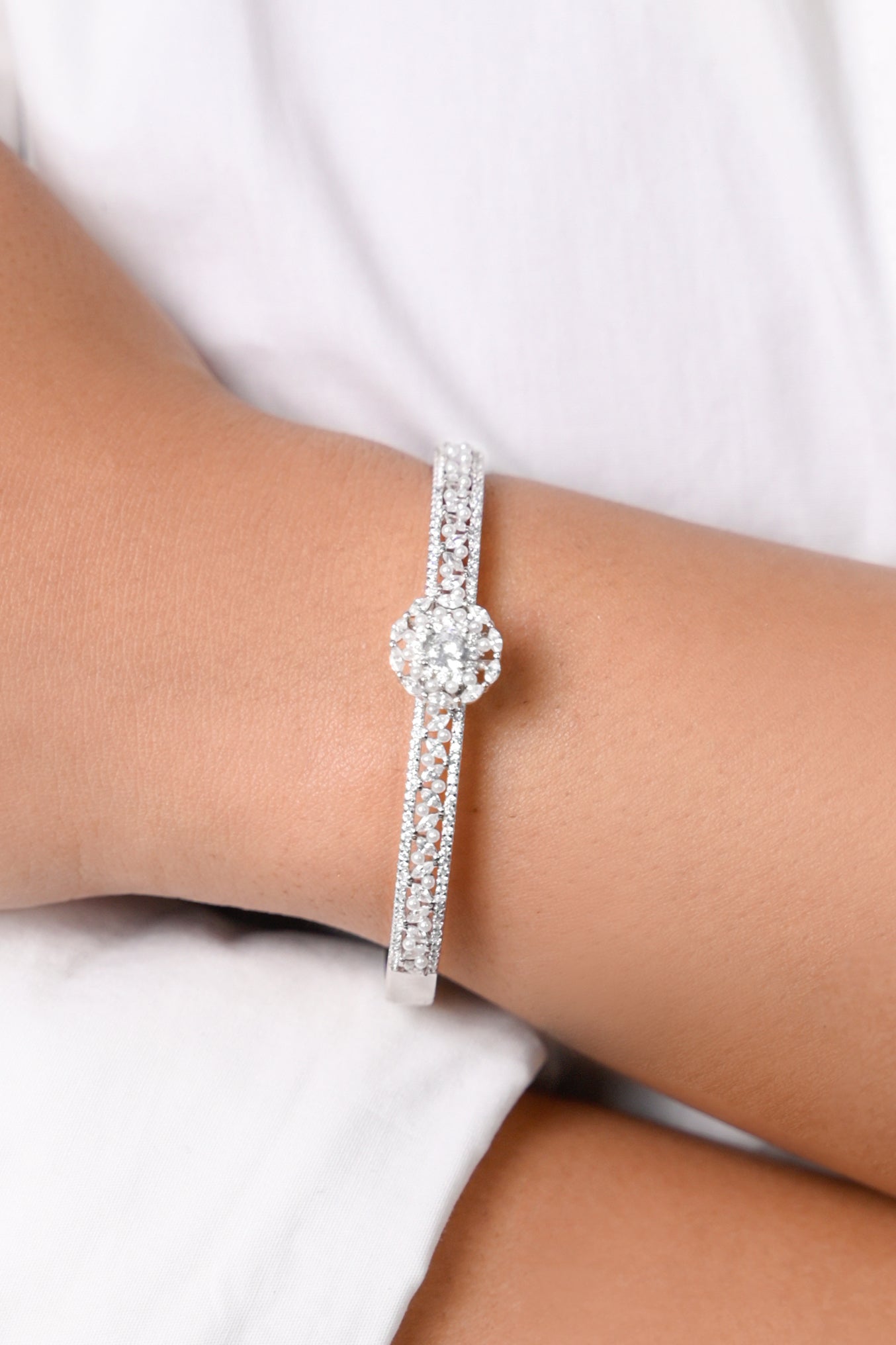 Solara Halo Pavé Bracelet