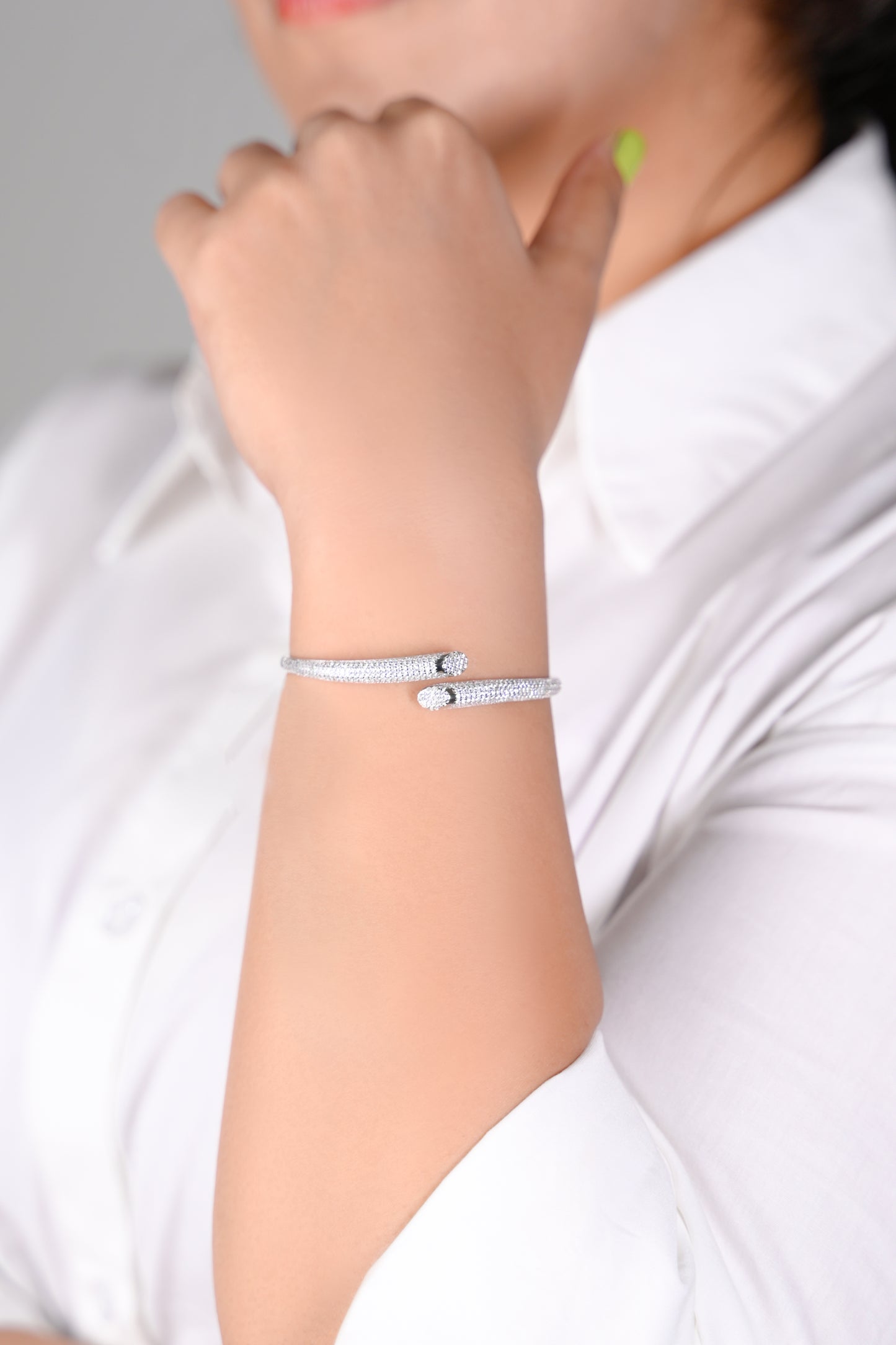 Serpentine Lumière Cuff