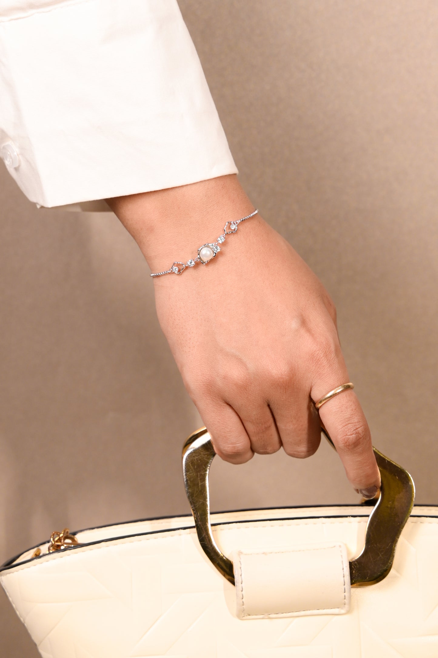 Pearl Petal Elegance Bracelet