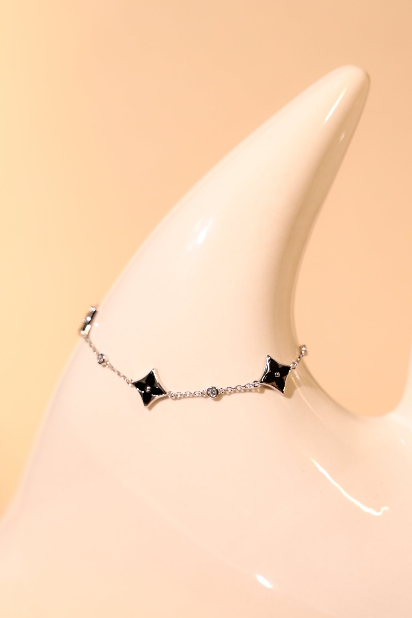 Luxe Clover Enamel Bracelet
