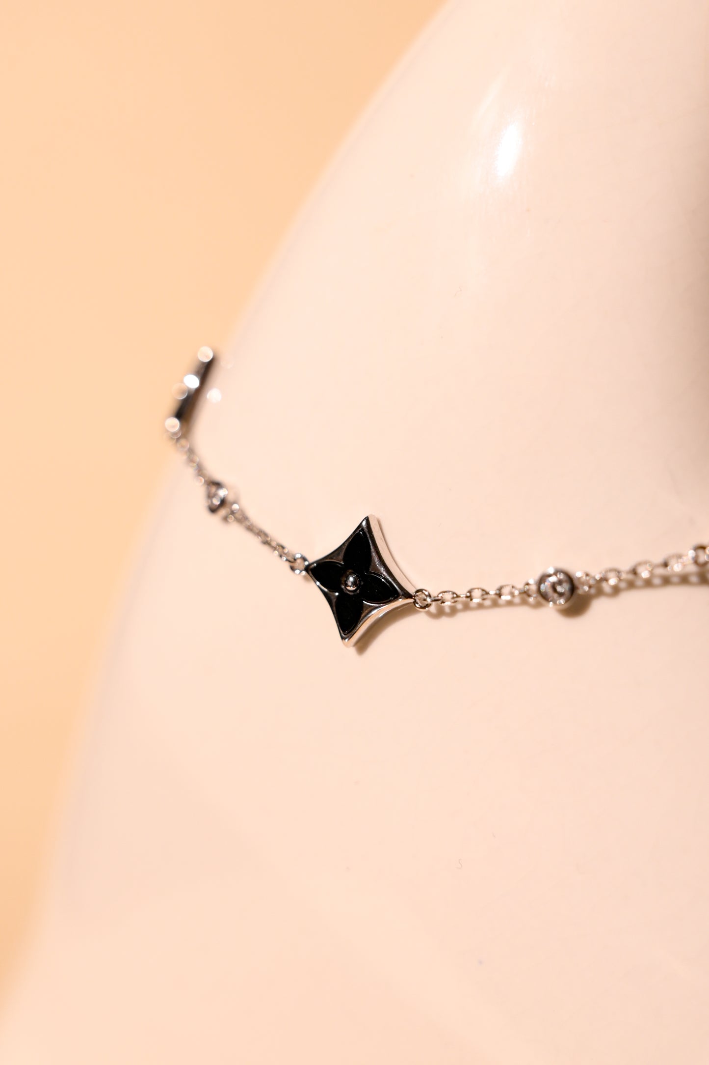 Luxe Clover Enamel Bracelet